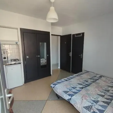 La Résidence Des Pins Apartment *